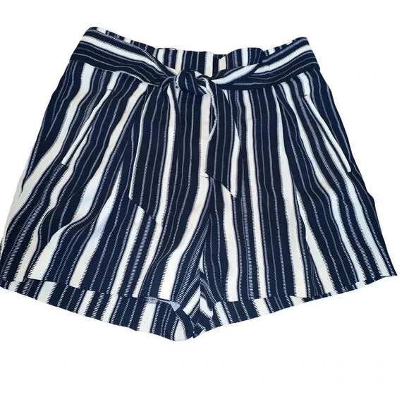 H&M women’s size 10 blue + white striped‎ belted polyester dressy shorts - Picture 1 of 8